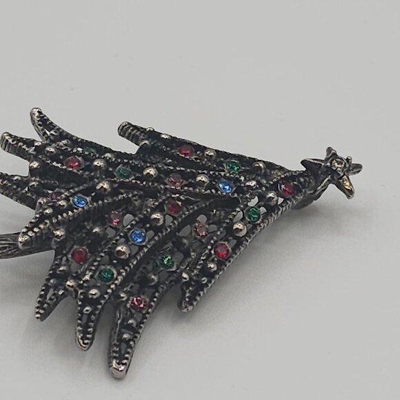 VTG Christmas Brooch 2PC Set Dark Silver Tone Red Green Tree Wreath Holiday Joy - Picture 12 of 16